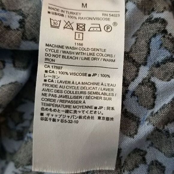 Banana Republic V neck short sleeve blue black leopard women's medium blouse - Picture 5 of 7